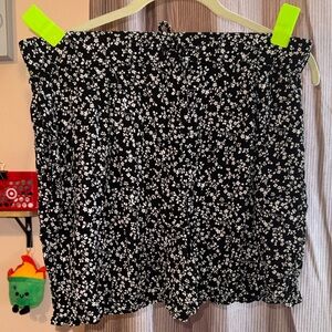 West Loop Black and White Floral Shorts